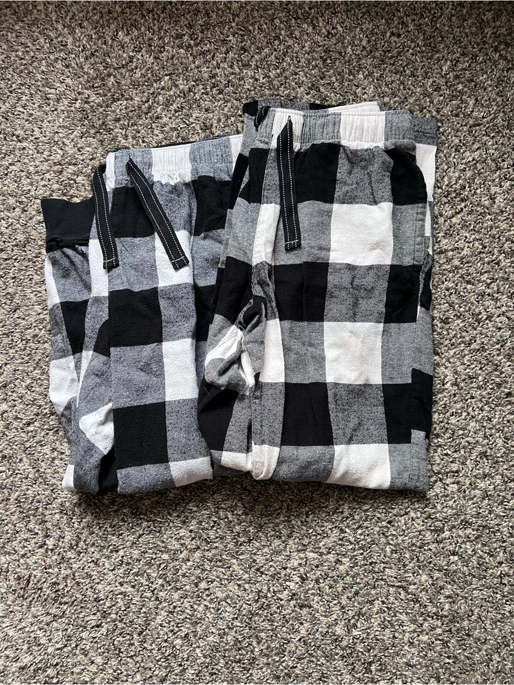 Women’s 2 pack of  Black & White Buffalo Plaid Lounge Pants